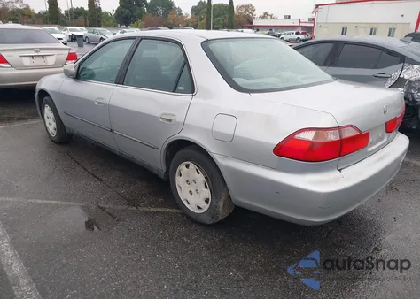 2000 Honda Accord 2.3 Lx from USA, damaged, VIN JHMCG6652YC029538